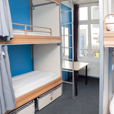 St Christopher's - Apartment *