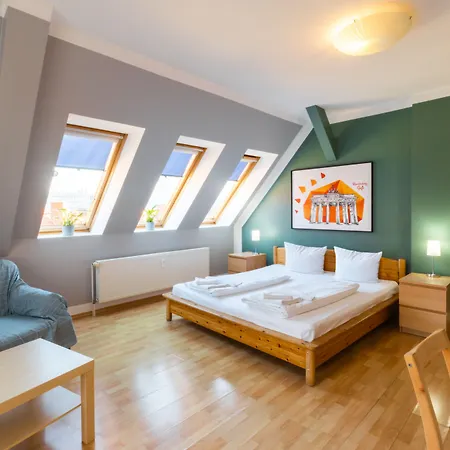 St Christopher's - Apartment *