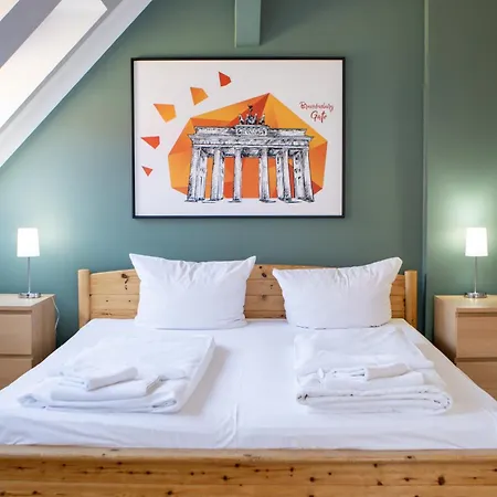 St Christopher's - * ברלין